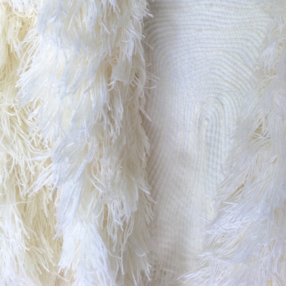 Off White Fluffy Acrylic Jacket - Picture 6 of 8